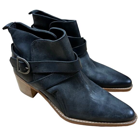 Free People NWOB Back Loop Ankle Buckle Leather Bootie Black Size 36.5 US 6.5 - Picture 1 of 8
